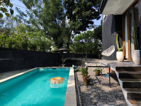 Sewa Harian, Bulanan, Tahunan Guru Giri Forest Cabin Villa