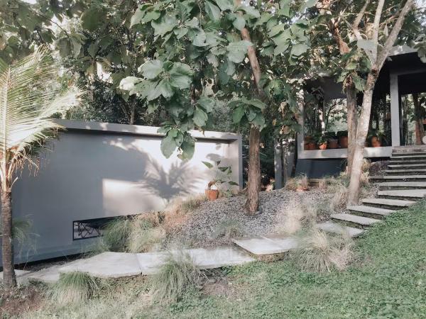 Sewa Harian, Bulanan, Tahunan Guru Giri Forest Cabin Villa