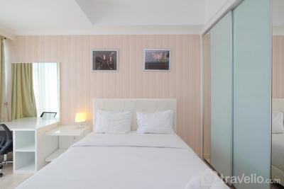 Homey and Comfy Studio Room at Menteng Park Apartment By Travelio