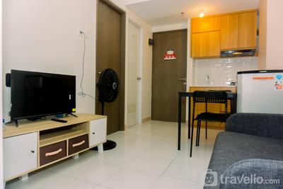 Luxury and Modern 2BR at Emerald Bintaro Apartment By Travelio