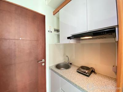 Apartemen Taman Melati Jatinangor - Monochrome Studio Room at Taman Melati Jatinangor Apartment By Travelio