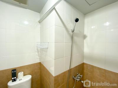 Apartemen Green Pramuka City - Good Deal and Minimalist 2BR Green Pramuka City Apartment By Travelio