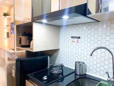 Apartemen Transpark Juanda Bekasi Timur - Modern Look and Homey Studio Apartment at Transpark Juanda Bekasi Timur By Travelio