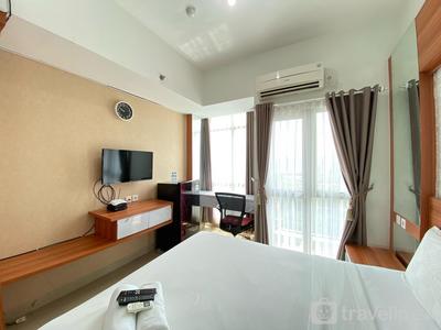 Apartemen Taman Melati Jatinangor - Monochrome Studio Room at Taman Melati Jatinangor Apartment By Travelio