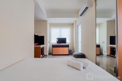 Apartemen B Residence - Homey and Comfort Studio Apartment at B Residence By Travelio