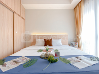 Modern Studio with City View at Gold Coast Apartment By Travelio