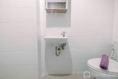 Apartemen Grand Dhika City Jatiwarna - Stylish and Posh Studio Grand Dhika City Apartment By Travelio