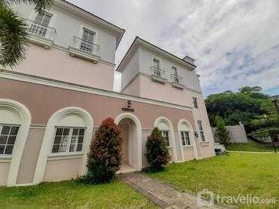 Guest House Vanya Park - Homey Studio at Alesha Vanya Park BSD Guest House (Sharing Bathroom) By Travelio