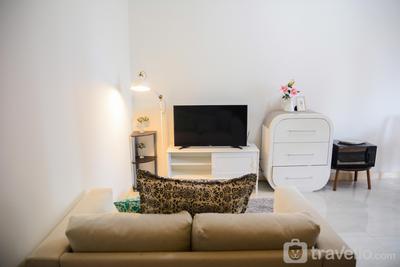 Comfy 2BR Sudirman Park Apartment at Central Area By Travelio