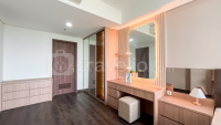 Apartemen Arandra Residence - Elegant 3BR Apartment with Private Lift at Arandra Residence By Travelio