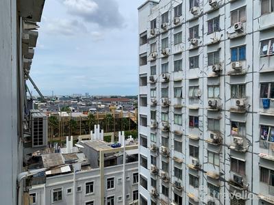 Apartemen City Park - Comfort Designed 2BR at City Park Apartment By Travelio