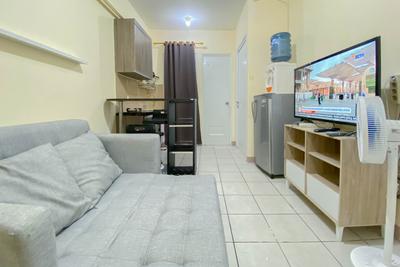 Good Deal and Well Design 2BR Green Pramuka City Apartment By Travelio