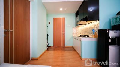 Apartemen Puncak Dharmahusada - Homey 2BR with Extra Room at Puncak Dharmahusada Apartment By Travelio
