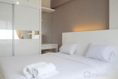 Enchanting and Modern 2BR at Puncak Bukit Golf Apartment By Travelio