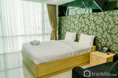 Apartemen U Residence - Cozy High Floor Studio Room Apartment at U Residence By Travelio