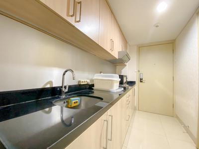 Apartemen The Pinnacle - Good and Homey Studio at The Pinnacle Apartment By Travelio