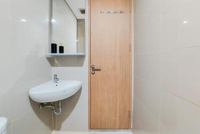 Apartemen B Residence - Homey and Restful Studio Apartment B Residence By Travelio