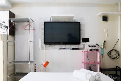Apartemen Green Park View - Homey and Simply Look Studio Green Park View Apartment By Travelio