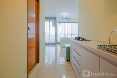 Apartemen Tifolia - Tifolia Studio Apartment with Double Bed near LRT Station By Travelio