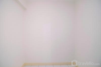 Apartemen Podomoro Golf View - Unfurnished 2BR with AC at 23rd Floor Podomoro Golf View Apartment By Travelio