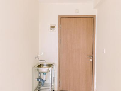 Apartemen Podomoro Golf View - Warm Studio Unfurnished with AC at Podomoro Golf View Apartment By Travelio