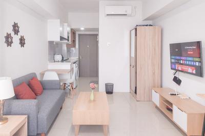 Comfy Studio at Apartment Tamansari Bintaro Mansion By Travelio