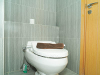 Apartemen Capitol Suites - Chic and Warm Studio Room at Apartment Capitol Suites By Travelio