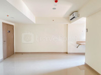 Apartemen Meikarta - Unfurnished 2BR with AC at Living Room Meikarta Apartment By Travelio