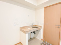 Apartemen Meikarta - New Studio Unfurnished with AC at Meikarta Apartment By Travelio