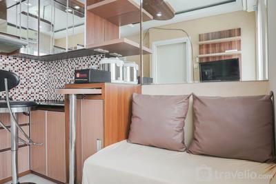 Apartemen Green Pramuka City - Nice and Spacious 2BR Apartment at Green Pramuka City By Travelio