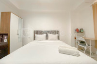 Simple White Accent Studio at Apartment Paltrow City By Travelio