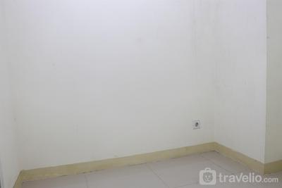 Apartemen Green Pramuka City - Unfurnished 2BR with AC at 18th Floor Green Pramuka City Apartment By Travelio