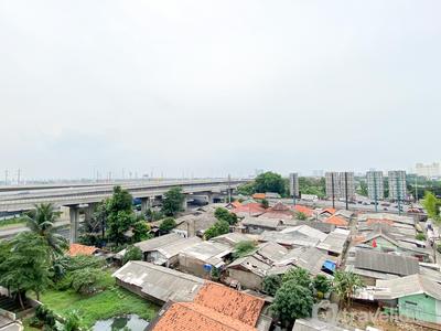 Apartemen Grand Dhika City - Comfortable and Strategic Studio at Grand Dhika City Apartment By Travelio