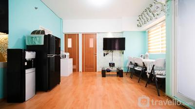 Apartemen Puncak Dharmahusada - Homey 2BR with Extra Room at Puncak Dharmahusada Apartment By Travelio