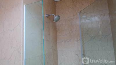 Apartemen Capitol Park Residence - Pool View 2BR Apartment at Capitol Park Residence By Travelio