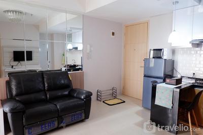Apartemen Bassura City - Comfort 1BR Apartment with Sofa Bed Connected to Mall Bassura City By Travelio