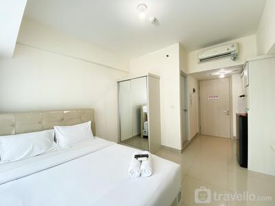 Full Furnished with Simply Look Studio at Springlake Summarecon Bekasi Apartment By Travelio