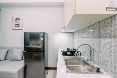 Apartemen Royal Heights - Well Furnished and Comfy 2BR at Royal Heights Apartment By Travelio