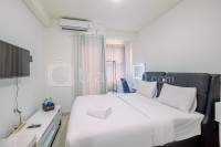 Simply Look Studio at Transpark Cibubur Apartment By Travelio