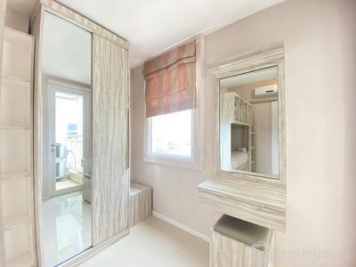 Apartemen Parahyangan Residence - Nice and Cozy 2BR Apartment at Parahyangan Residence By Travelio