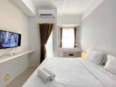 Good and Comfy Studio Apartment Transpark Juanda Bekasi Timur By Travelio