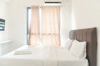 Furnished and Cozy Studio Sky House Alam Sutera Apartment By Travelio
