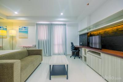 Apartemen Azalea Suites - Tranquil Studio Azalea Suites Apartment By Travelio