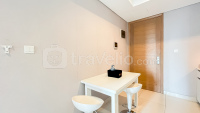 Apartemen Taman Anggrek Residence - Modern Minimalist 2BR Apartment at Taman Anggrek Residence By Travelio