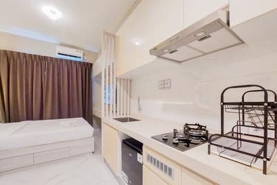 Apartemen Sky House BSD - Relaxing and Homey Studio Room Sky House BSD Apartment By Travelio