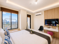 Elegant and Comfort Studio Kebayoran Icon Apartment By Travelio