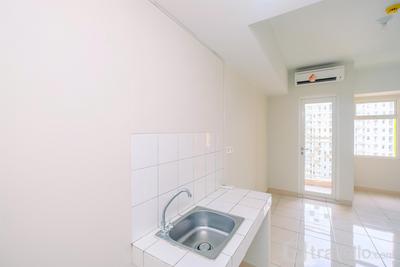 Apartemen Springlake Summarecon Bekasi - Unfurnished Studio with AC at 26th Pool View The Springlake Summarecon Apartment By Travelio