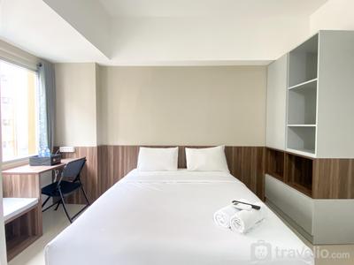 Modern Look Studio Room at Gateway Park LRT City Bekasi Apartment By Travelio