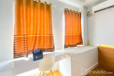 Apartemen Patraland Urbano - Well Furnished Studio Room at High Floor Patraland Urbano Apartment By Travelio