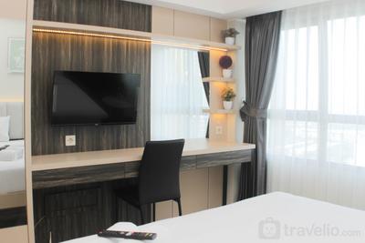 Comfort and Simply Studio Springlake Summarecon Bekasi Apartment By Travelio